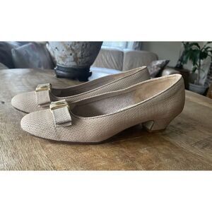 Rangoni Of Florence Italy women Size 6.5 leather Fabrics Bow Tie  pump Shoes